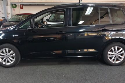 VW Touran 128.000 km 16.500 &euro; Rüsselsheim 65428