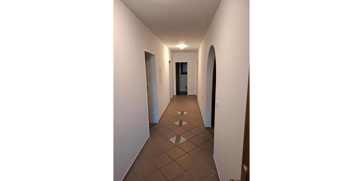 Etagenwohnung Landau an der Isar - 3 Zimmer, 86 m&sup2;, 900&euro; | Angebot:25632221