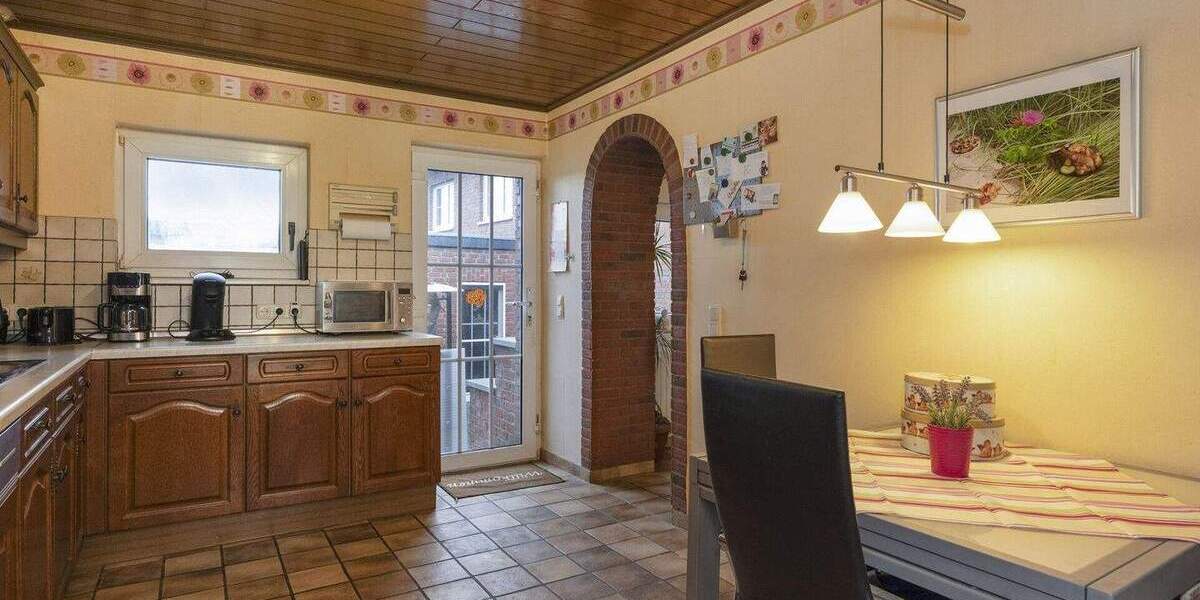 Großzügiges Wohnhaus mit Innenhof, Garten und Ausbaupotenzial in Gangelt- Stahe! 8 zimmer