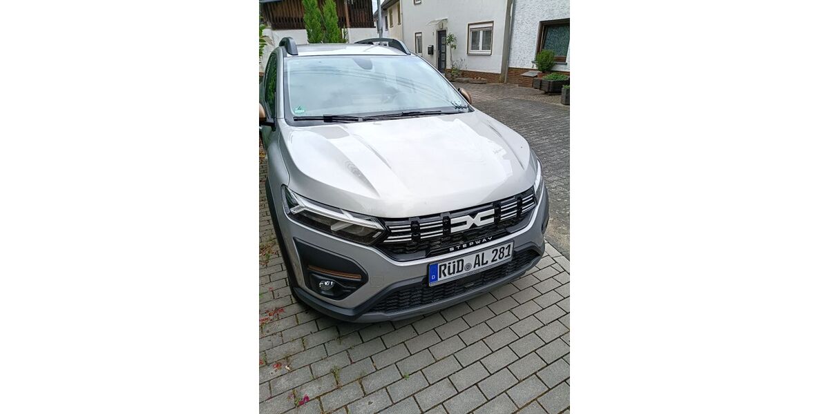 Dacia Sandero 13.800 km 16.999 &euro; Hünstetten 65510