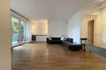 Moderne hochwertige Fünf-Zimmer-Wohnung mit Balkon
