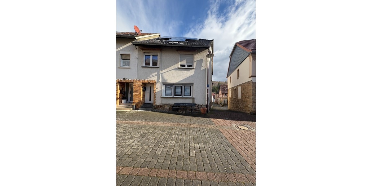 Großzügiges Einfamilienhaus mit Dachterrasse, Scheune und zusätzlichem Grundstück - Einfamilienhaus Weiler bei Monzingen | Angebot:26268955