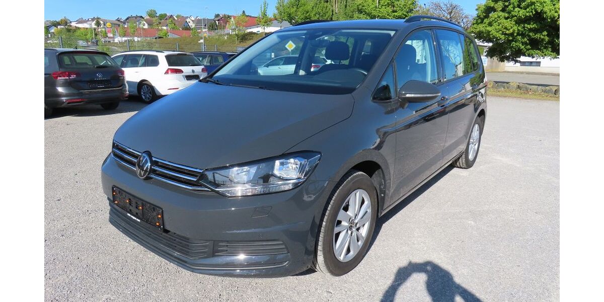 VW Touran 23.800 km 30.940 &euro; Solms-Oberbiel 35606
