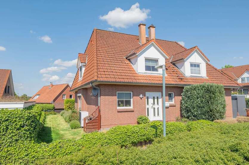 Haus zum Kaufen in Stade 418.000 € 102.2 m²
