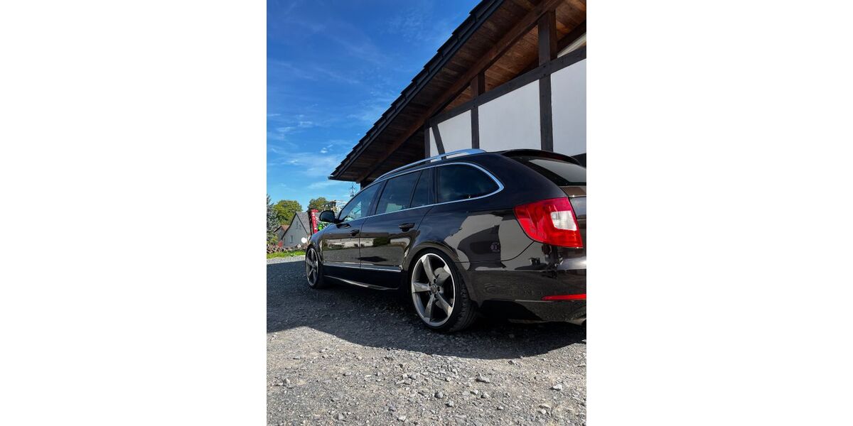 Skoda Superb 219.738 km 15.999 &euro; Eichenzell 36124