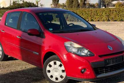 Renault Clio 160.000 km 3.999 &euro; Tübingen 72072