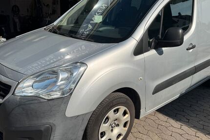 Peugeot Partner 152.000 km 6.650 &euro; Nürnberg 90453