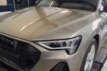 Audi e-tron 51.614 km 45.930 &euro; Bruckmühl 83052