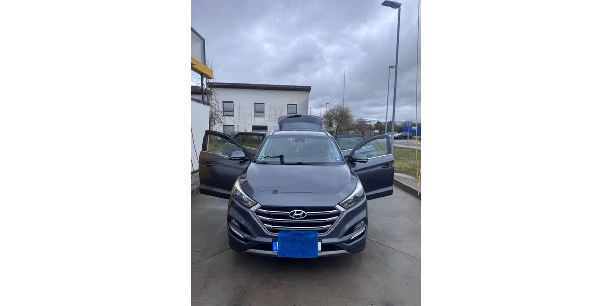 Hyundai TUCSON 192.500 km 11.499 &euro; Zarrentin 19246