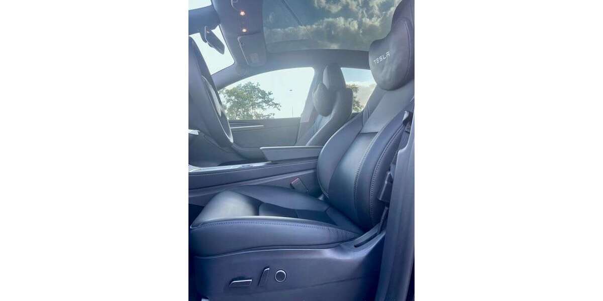 Tesla Model Y 69.500 km 32.500 &euro; Düsseldorf 40211