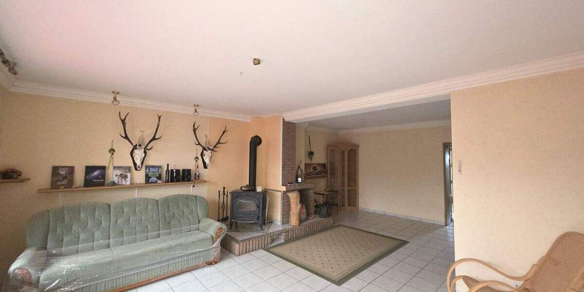 *Charmantes Reihenmittelhaus mit Potenzial in begehrter Lage von Elsen* 4 zimmer