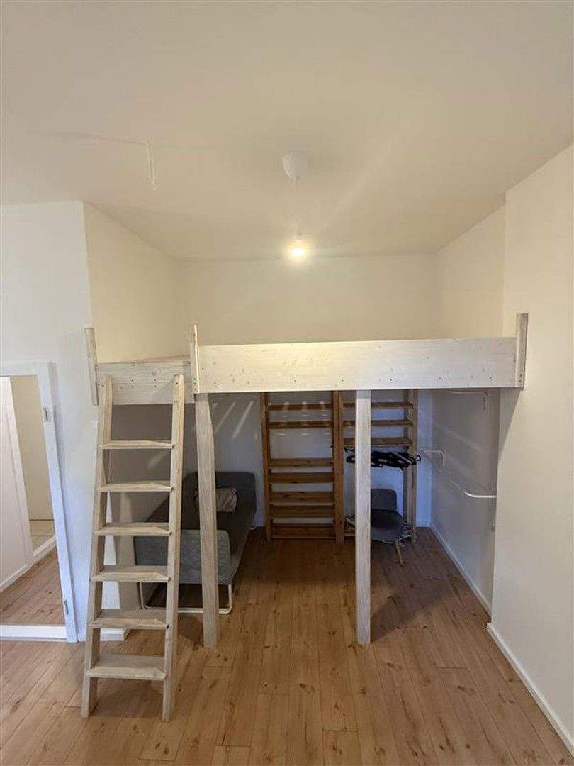 Zwei 1-Zimmerwohnungen im Erdgeschoss zu vermieten (Seitenflügel und Hinterhaus) 1 zimmer