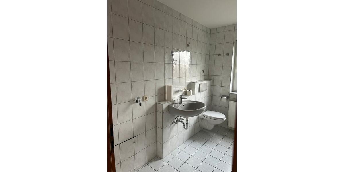 Etagenwohnung Linkenheim-Hochstetten Hochstetten - 3 Zimmer, 84 m&sup2;, 1.000&euro; | Angebot:25965672