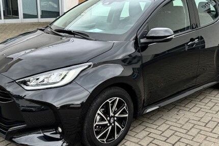 Toyota Yaris 28.795 km 21.900 € Brandenburg 14776
