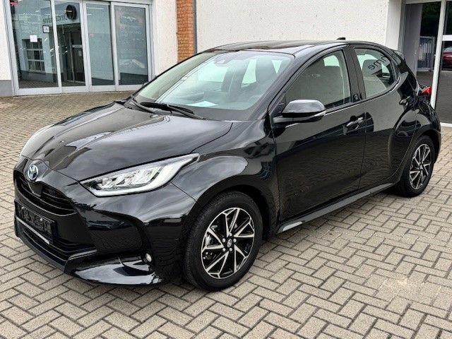 Toyota Yaris 28.795 km 21.900 € Brandenburg 14776