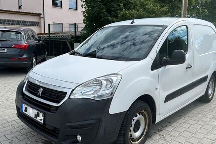 Peugeot Partner 176.000 km 5.990 &euro; München 81243