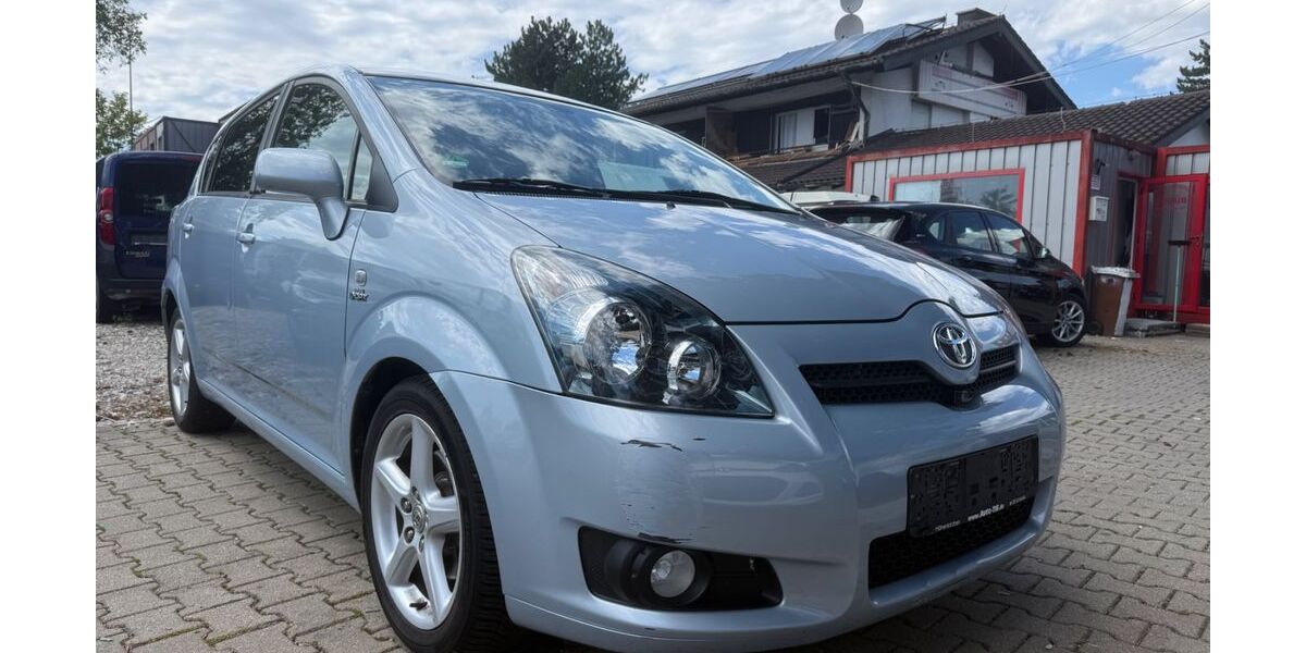 Toyota Corolla Verso 99.200 km 3.777 &euro; München 81243