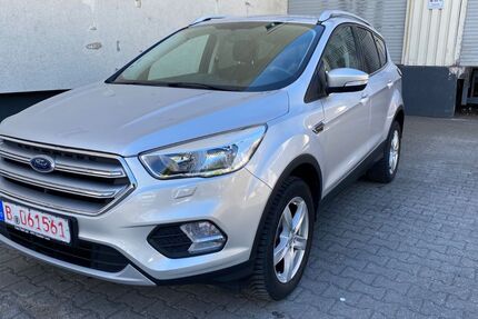 Ford Kuga 63.000 km 10.500 &euro; Berlin 12057