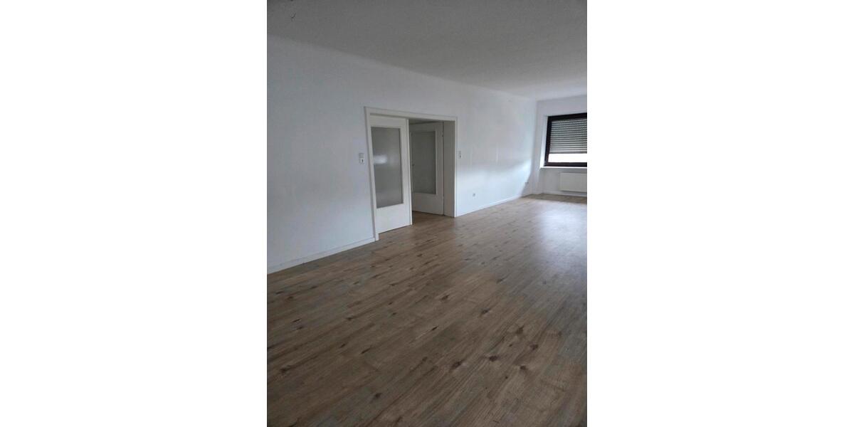 Etagenwohnung Saarlouis - 1 Zimmer, 95 m&sup2;, 690&euro; | Angebot:26439823