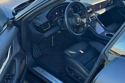 Porsche Taycan 13.800 km 105.500 € Olfen 59399