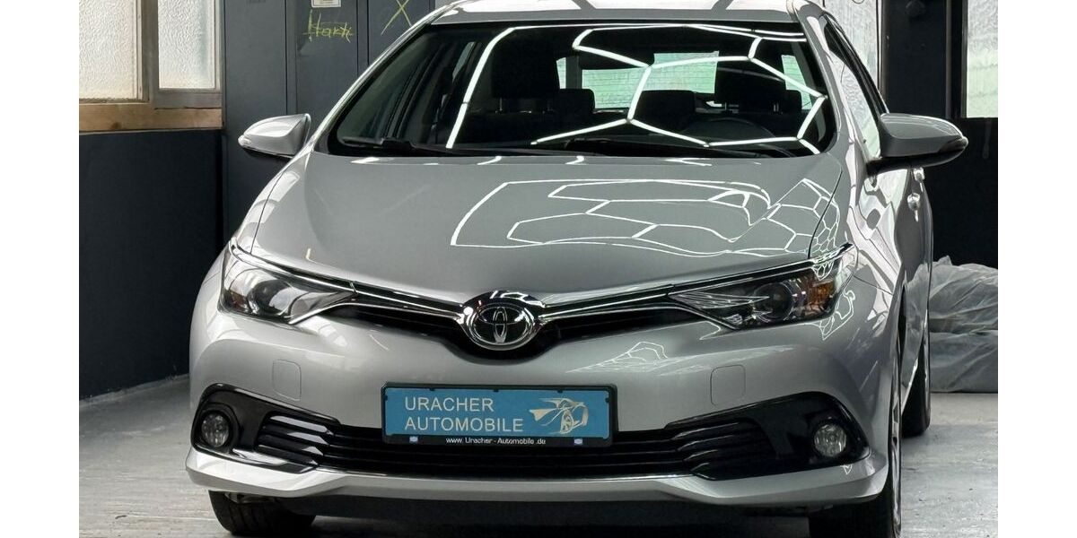 Toyota Auris 120.000 km 10.990 &euro; Reutlingen 72762