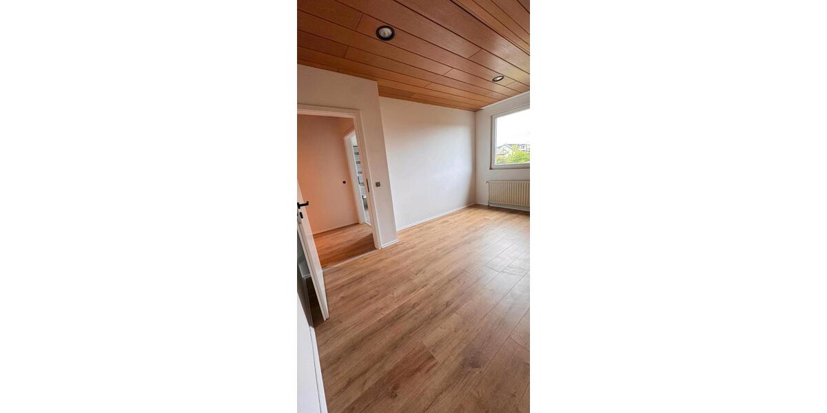 Dachgeschoßwohnung Bünde - 3 Zimmer, 84 m&sup2;, 950&euro; | Angebot:26676949
