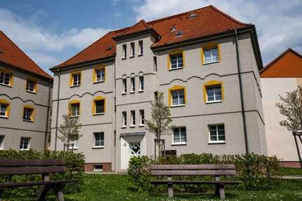 Wohnung zum Mieten in Aschersleben 269,16 € 54.93 m²