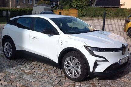 Renault Megane E-TECH 2.000 km 29.900 &euro; Glauchau 08371