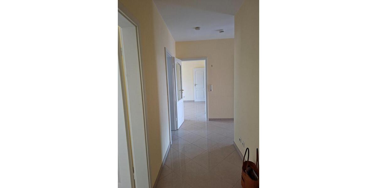 Etagenwohnung Bad Schwartau - 3 Zimmer, 85 m&sup2;, 1.200&euro; | Angebot:26314366