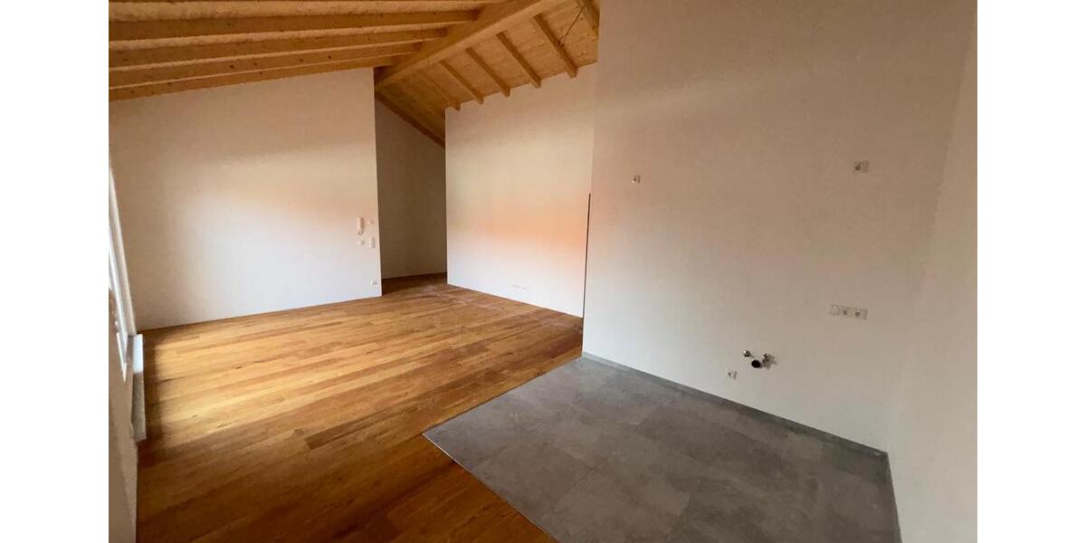 Dachgeschoßwohnung Feichten an der Alz - 2 Zimmer, 86 m&sup2;, 1.217&euro; | Angebot:26192986