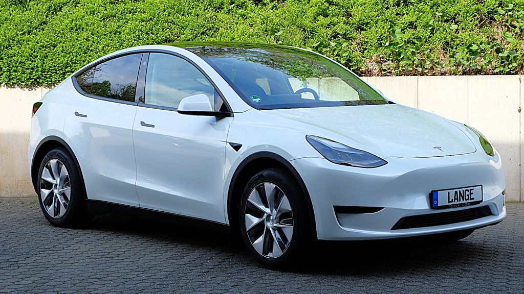 Tesla Model Y 52.046 km 39.980 &euro; Köln 50996