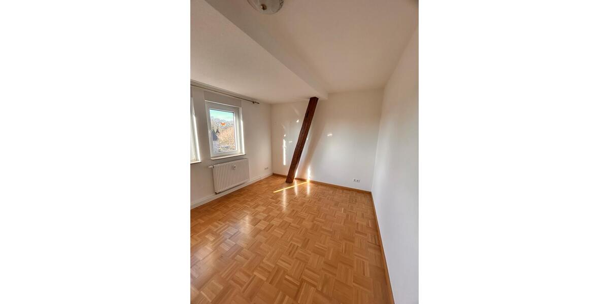 Dachgeschoßwohnung Zörbig - 3 Zimmer, 90 m&sup2;, 570&euro; | Angebot:26564623