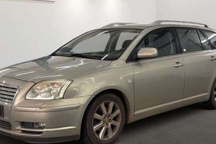 Toyota Avensis 176.304 km 2.399 &euro; Berlin 12681