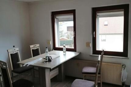 Haus Marktredwitz - 7 Zimmer, 240 m&sup2;, 175.000&euro; | Angebot:27002651