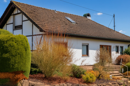 Freistehendes Einfamilienhaus mit großer Wohnfläche und Garten 6 zimmer