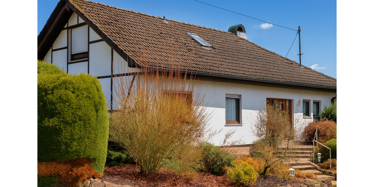 Freistehendes Einfamilienhaus mit großer Wohnfläche und Garten 6 zimmer