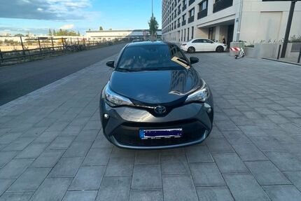 Toyota C-HR 40.850 km 21.399 &euro; München 80939