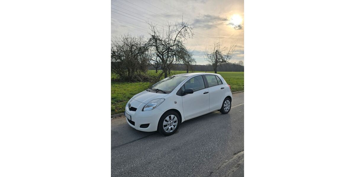 Toyota Yaris 62.600 km 5.800 &euro; Kleinostheim 63801