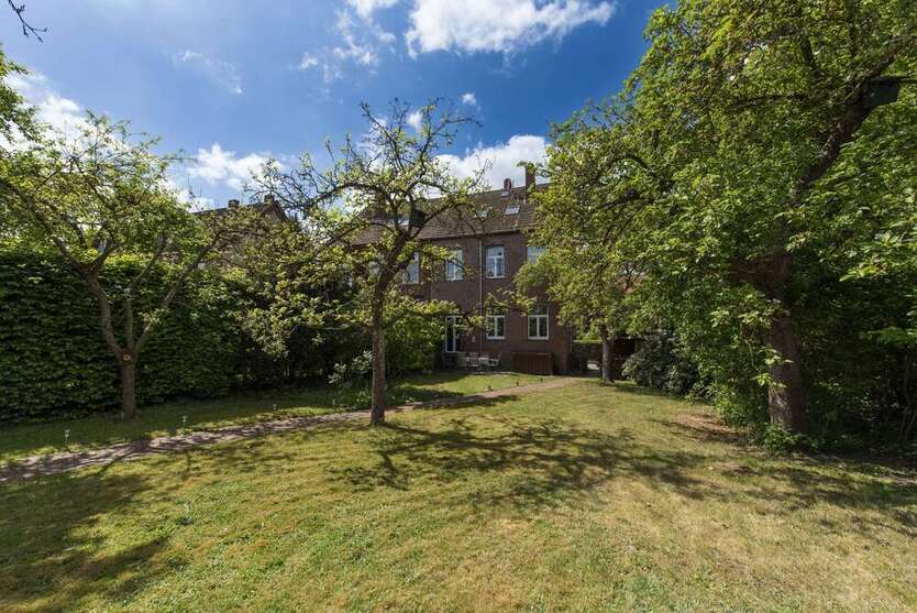 Haus zum Kaufen in Lüneburg 470.000 € 120 m²