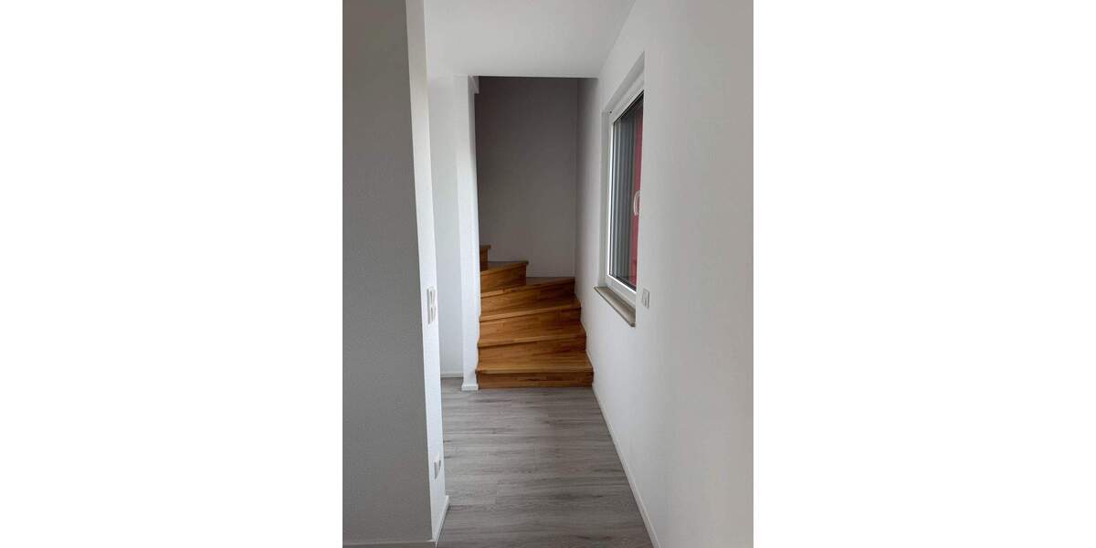 Etagenwohnung Mainz Mombach - 4 Zimmer, 135 m&sup2;, 610.000&euro; | Angebot:25796470