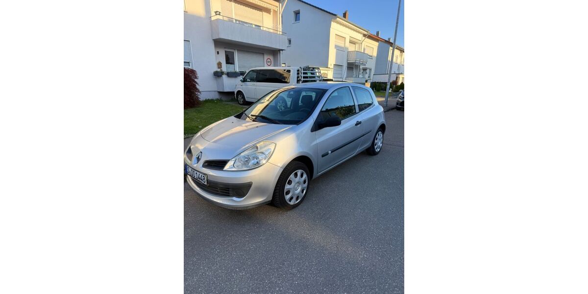 Renault Clio 69.000 km 2.900 &euro; Kornwestheim 70806