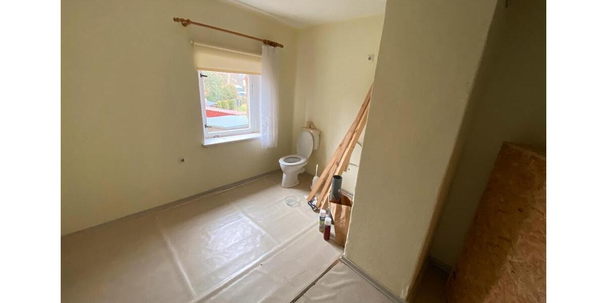Einfamilienhaus Frohburg - 6 Zimmer, 110 m&sup2;, 49.000&euro; | Angebot:27084789