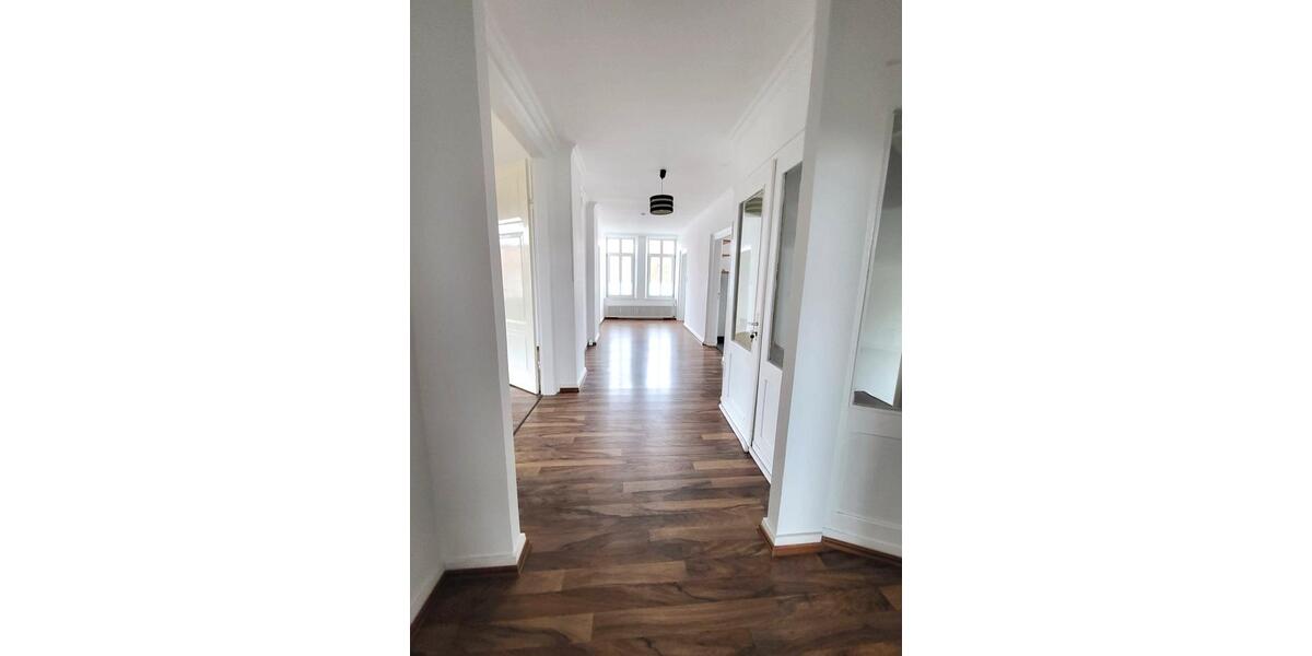 Schöne 134 qm Wohnung 4 zimmer