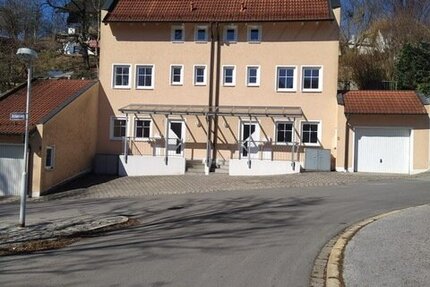 Doppelhaushälfte in DEG zentrumsnah