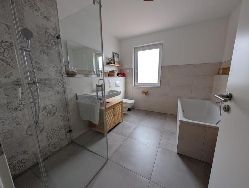 Traumhaftes Einfamilienhaus mit Einbauküche in einer gewachsenen Neubauanlage - frisch renoviert zimmer