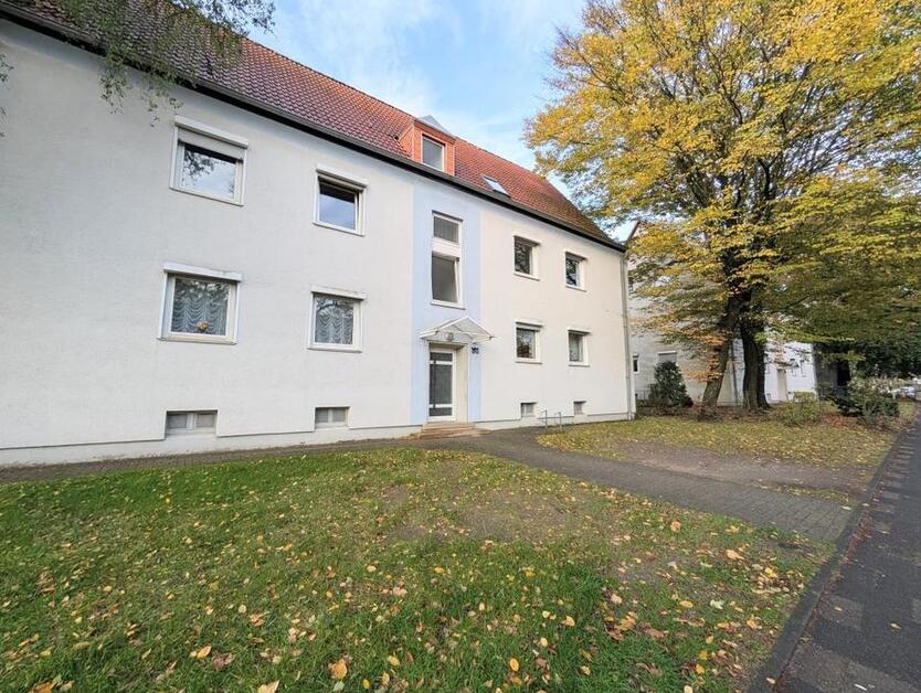 **Jetzt zugreifen:+weiße Wände +Laminat +modernes Tageslichtbad +Loggia** zimmer