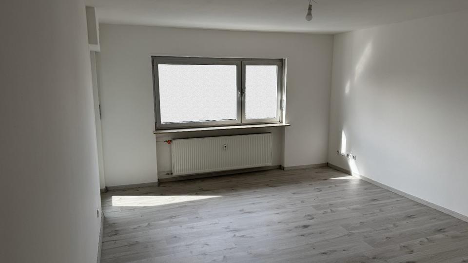 Kernsanierte 4-ZKB-Wohnung (90 m²) in Großostheim: hell und ruhig zimmer