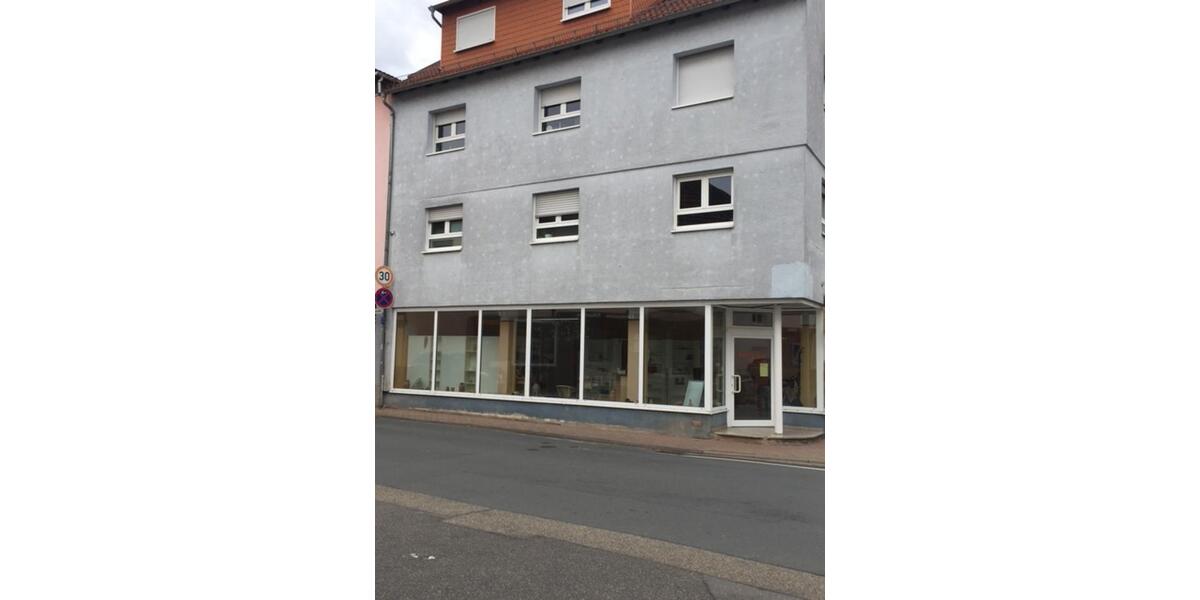 Mehrfamilienhaus mit Gewerbefläche im Zentrum von Freigericht 12 zimmer