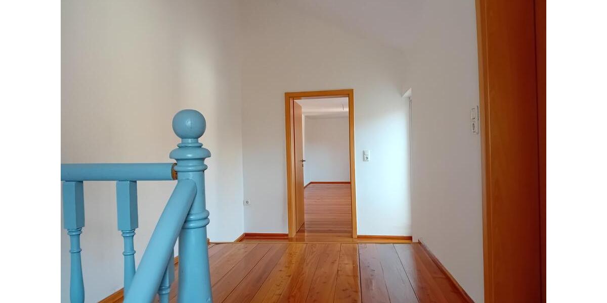 Einfamilienhaus Coburg - 3 Zimmer, 160 m&sup2;, 990&euro; | Angebot:25745958