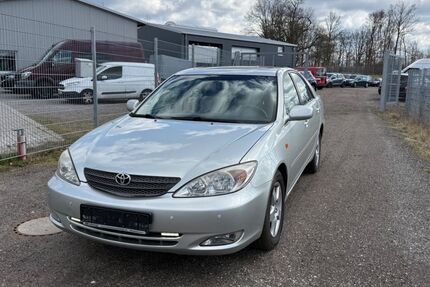Toyota Camry 217.660 km 6.690 € salzhausen 21376